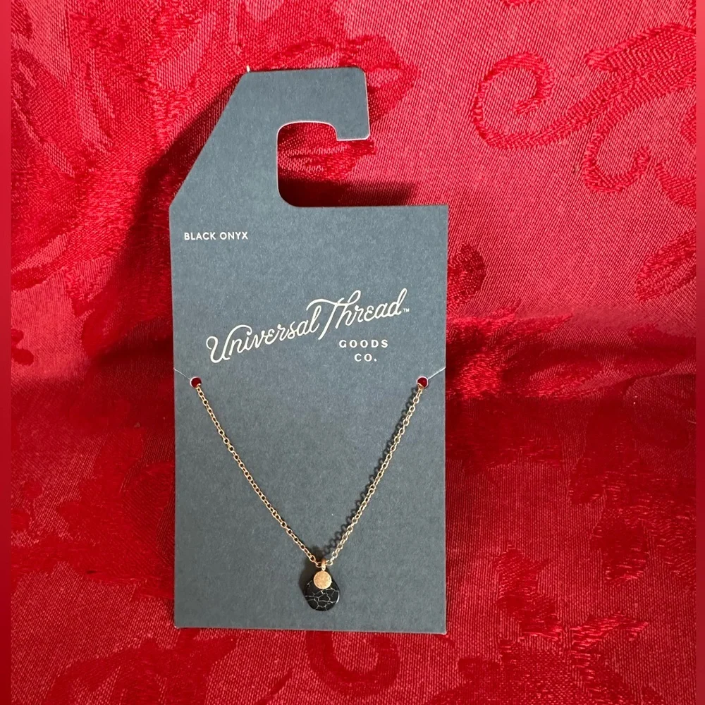 🌵 3/$15 Universal Thread Gold Chain with Black Onyx Pendant ( see description)